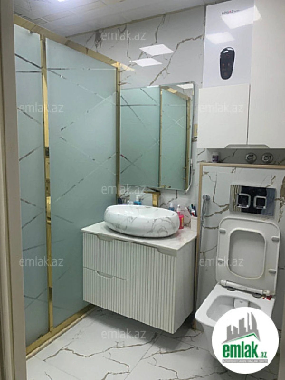 Satılır 4 otaqlı köhnə tikili 120 m²