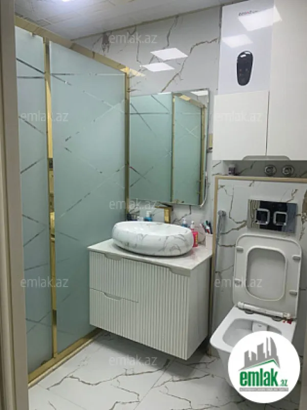 Satılır 4 otaqlı köhnə tikili 120 m²