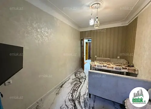 Satılır 4 otaqlı köhnə tikili 120 m²