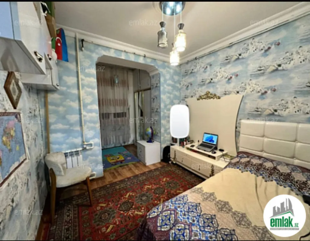 Satılır 4 otaqlı köhnə tikili 120 m²