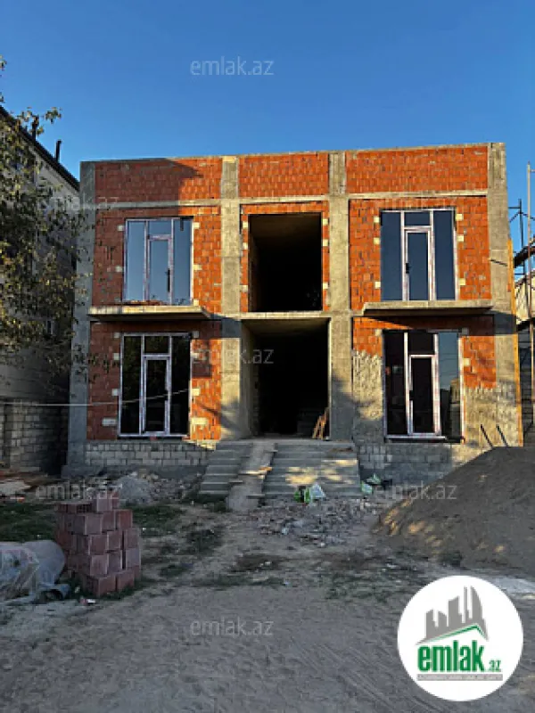 Satılır 6 otaqlı həyət evi 202 m²