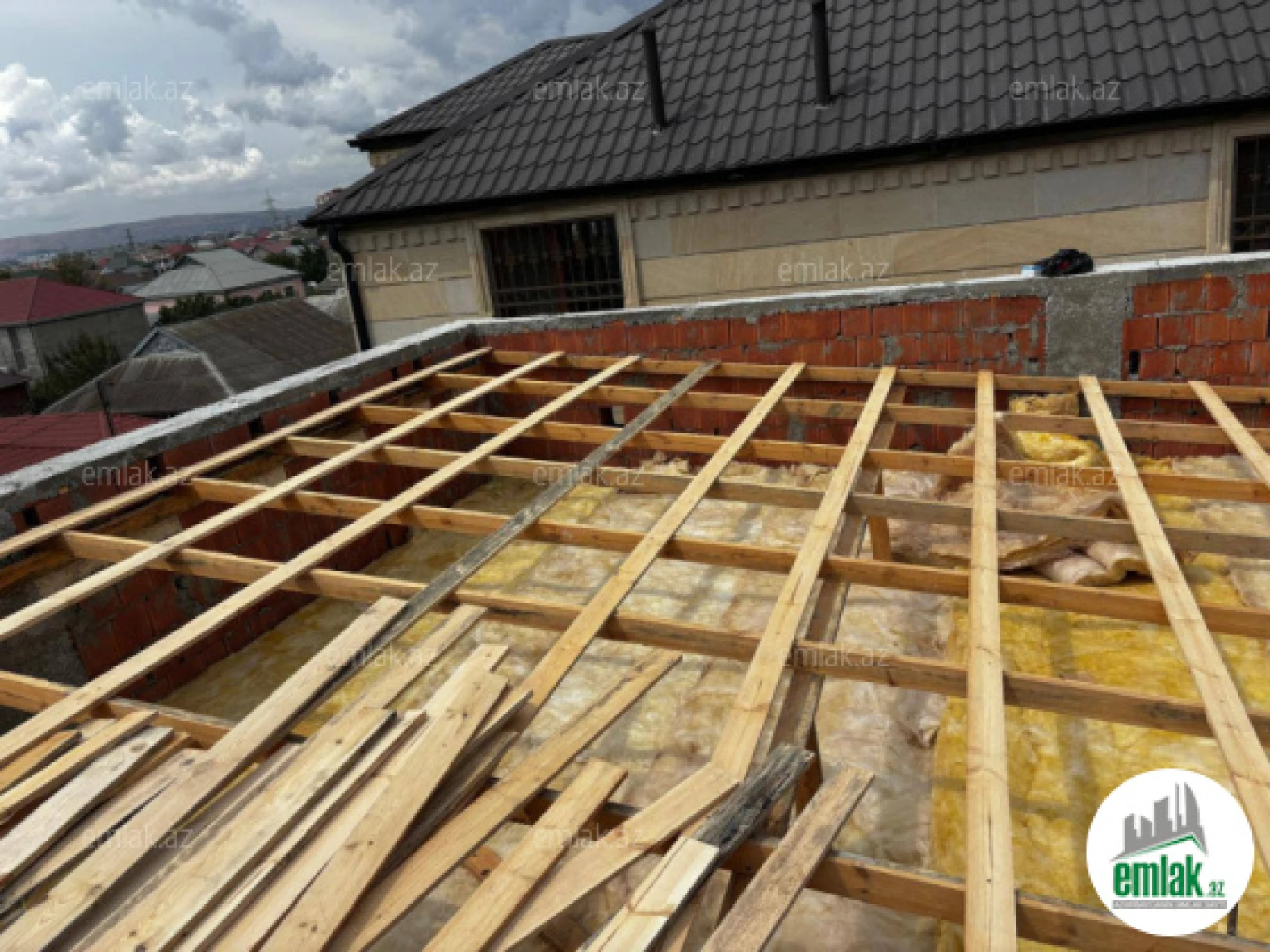 Satılır 6 otaqlı həyət evi 202 m²