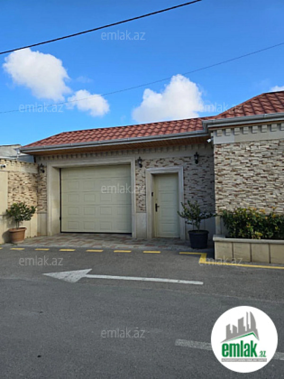 Satılır 4 otaqlı mənzil 150 m²