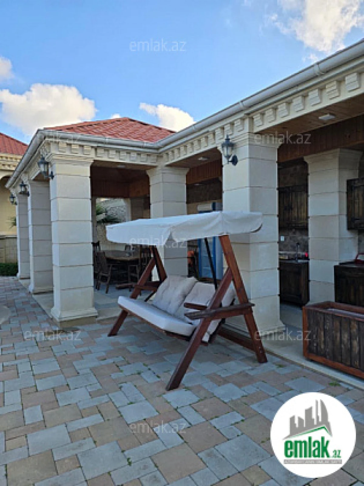 Satılır 4 otaqlı mənzil 150 m²