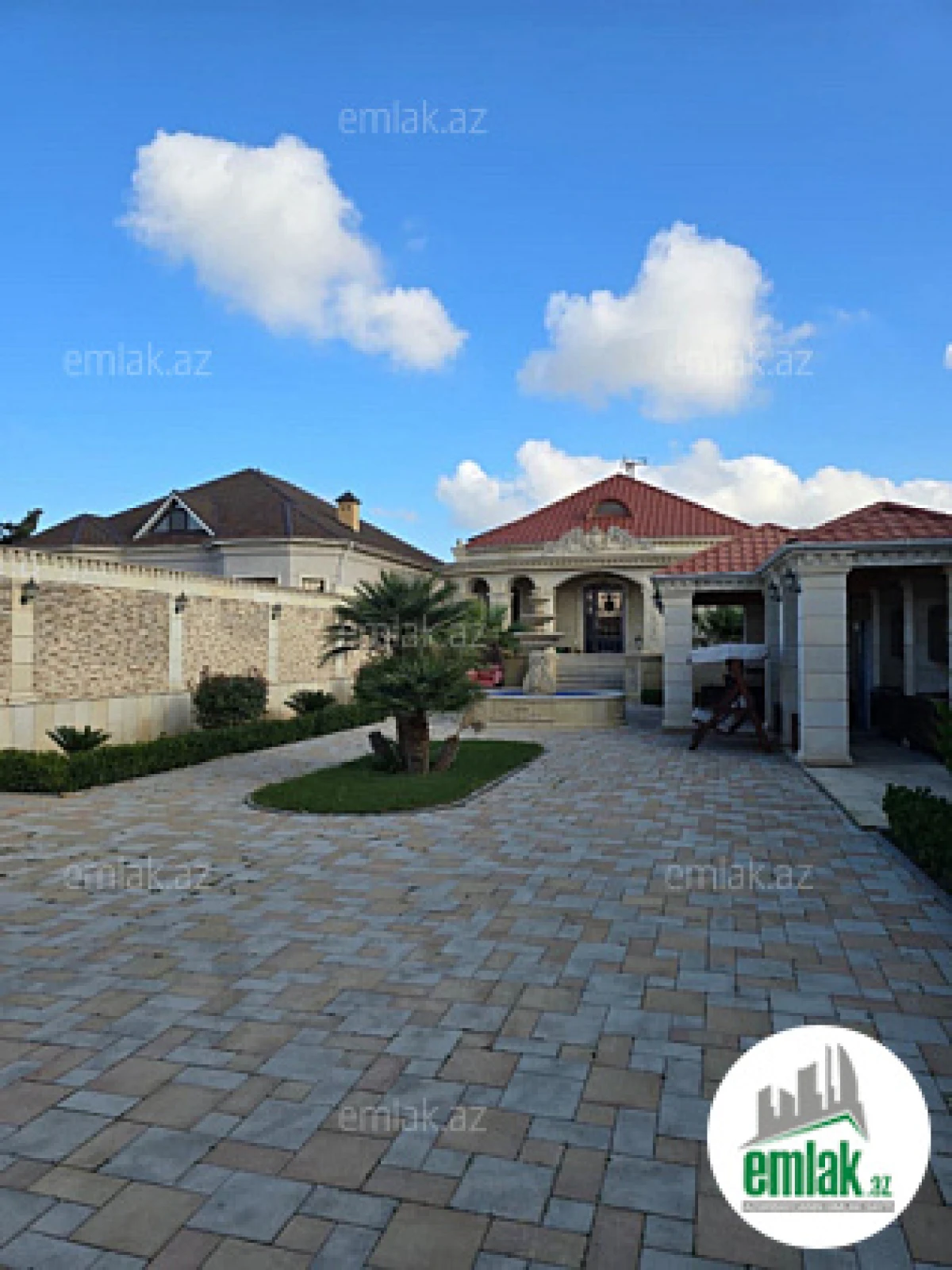 Satılır 4 otaqlı mənzil 150 m²