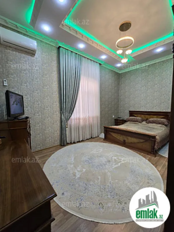 Satılır 4 otaqlı mənzil 150 m²