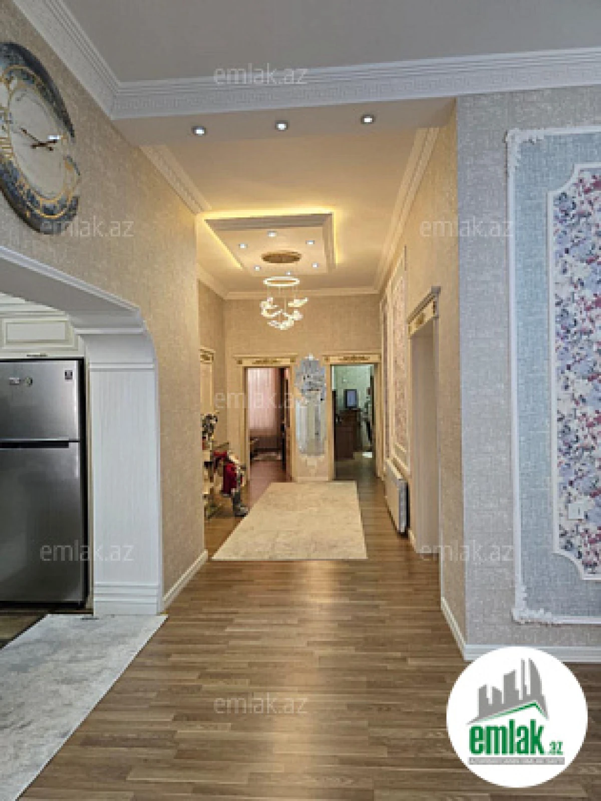Satılır 4 otaqlı mənzil 150 m²