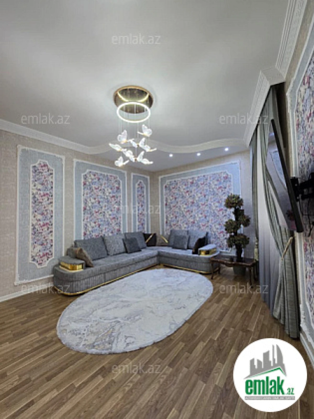 Satılır 4 otaqlı mənzil 150 m²