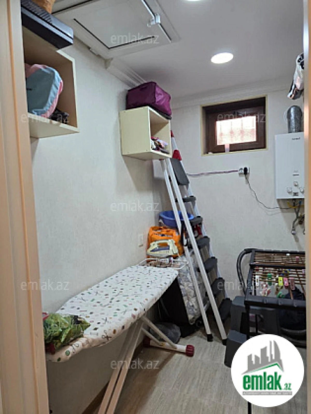 Satılır 4 otaqlı mənzil 150 m²