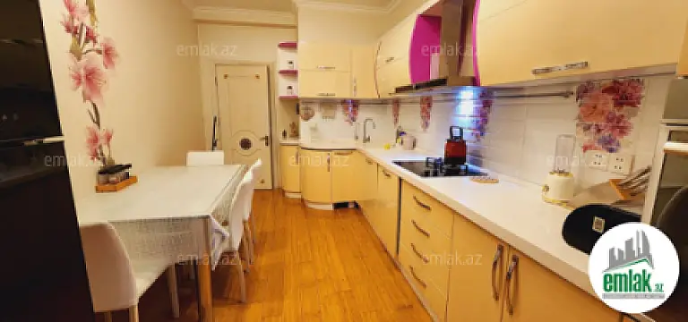 Satılır 3 otaqlı yeni tikili 140 m²