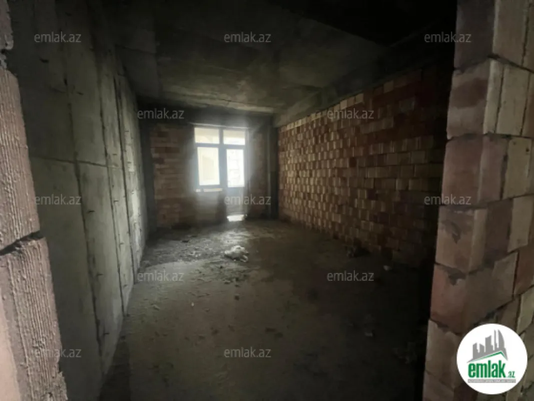 Satılır 4 otaqlı yeni tikili 185 m²