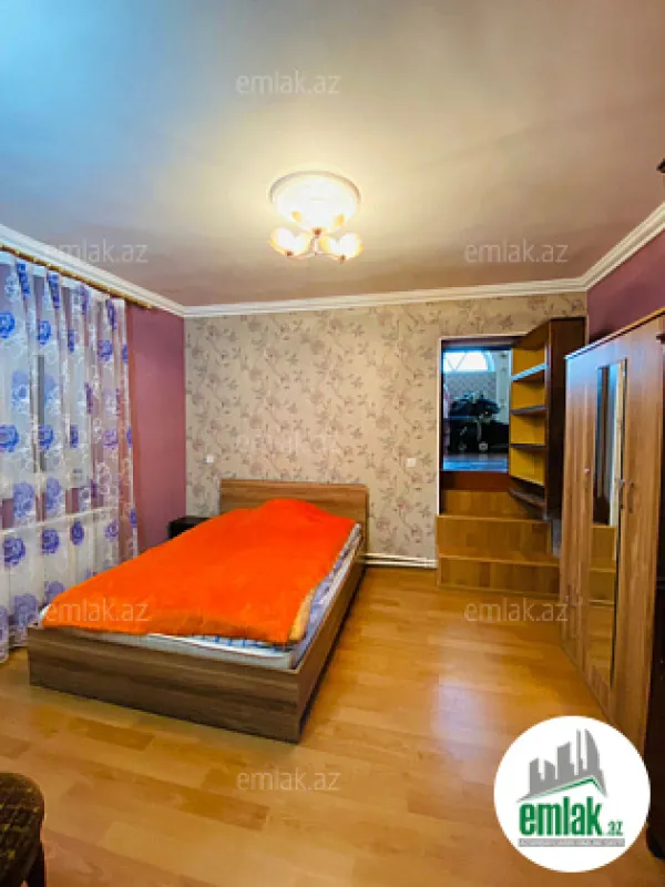 Satılır 10 otaqlı həyət evi 310 m²