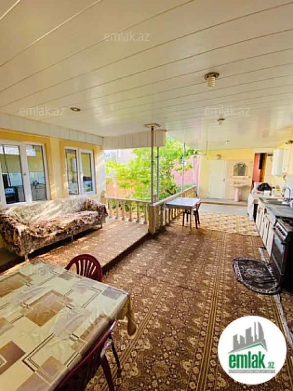 Satılır 10 otaqlı həyət evi 310 m²