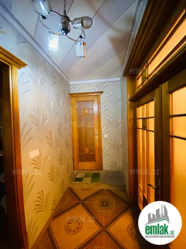 Satılır 10 otaqlı həyət evi 310 m²