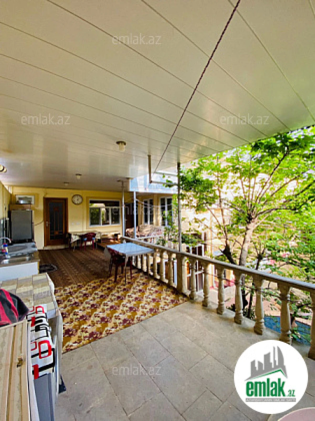 Satılır 10 otaqlı həyət evi 310 m²