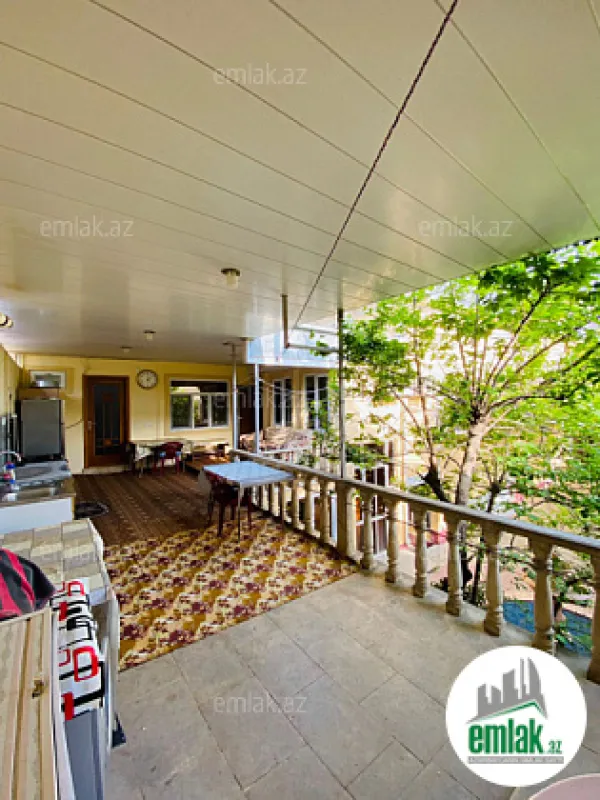 Satılır 10 otaqlı həyət evi 310 m²