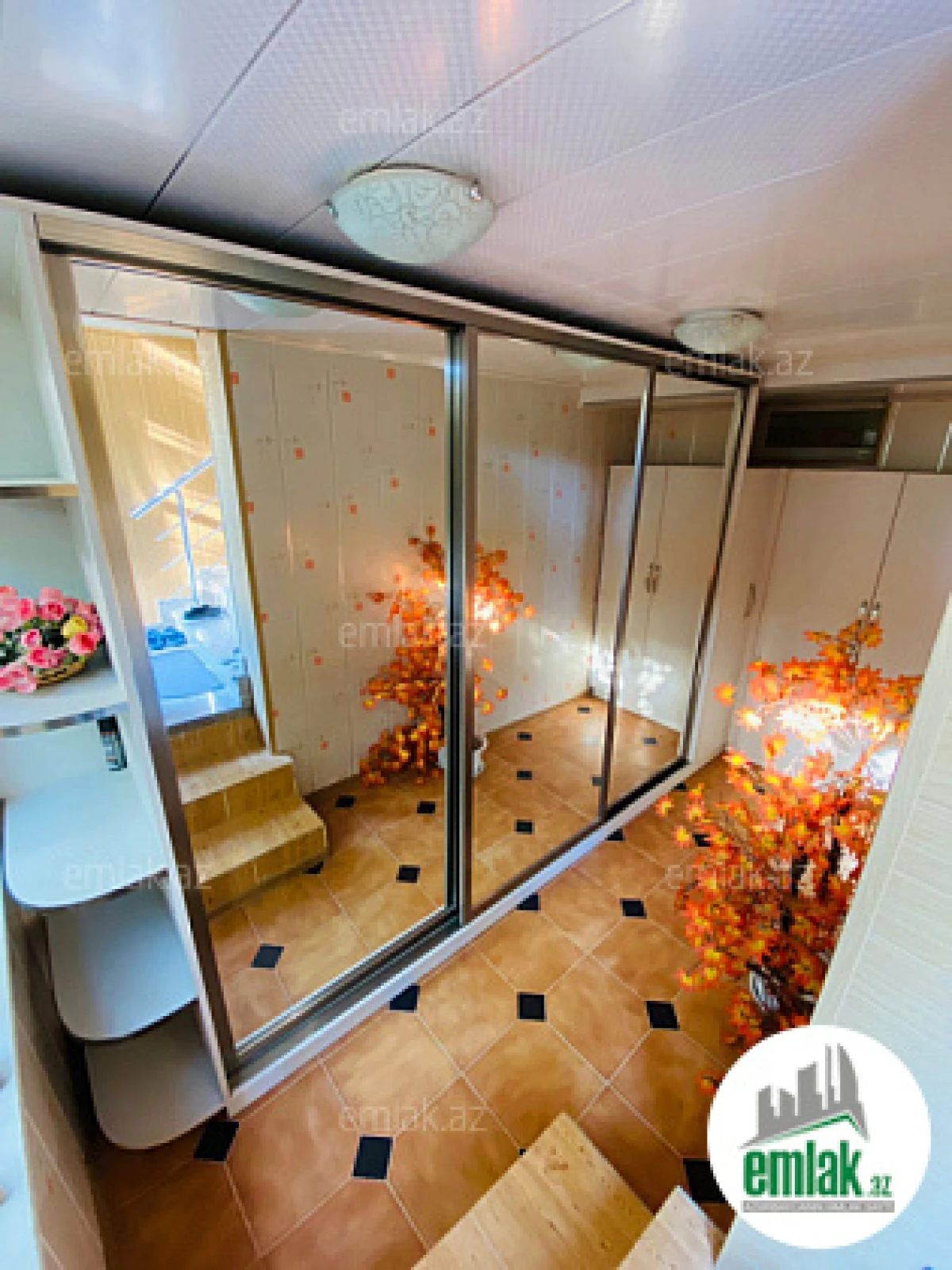 Satılır 10 otaqlı həyət evi 310 m²