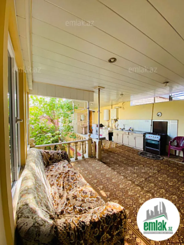 Satılır 10 otaqlı həyət evi 310 m²