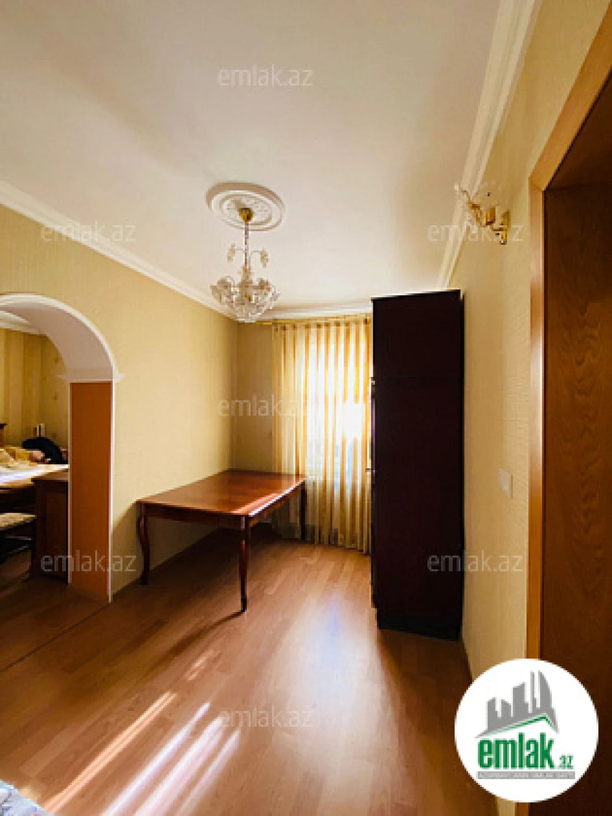 Satılır 10 otaqlı həyət evi 310 m²