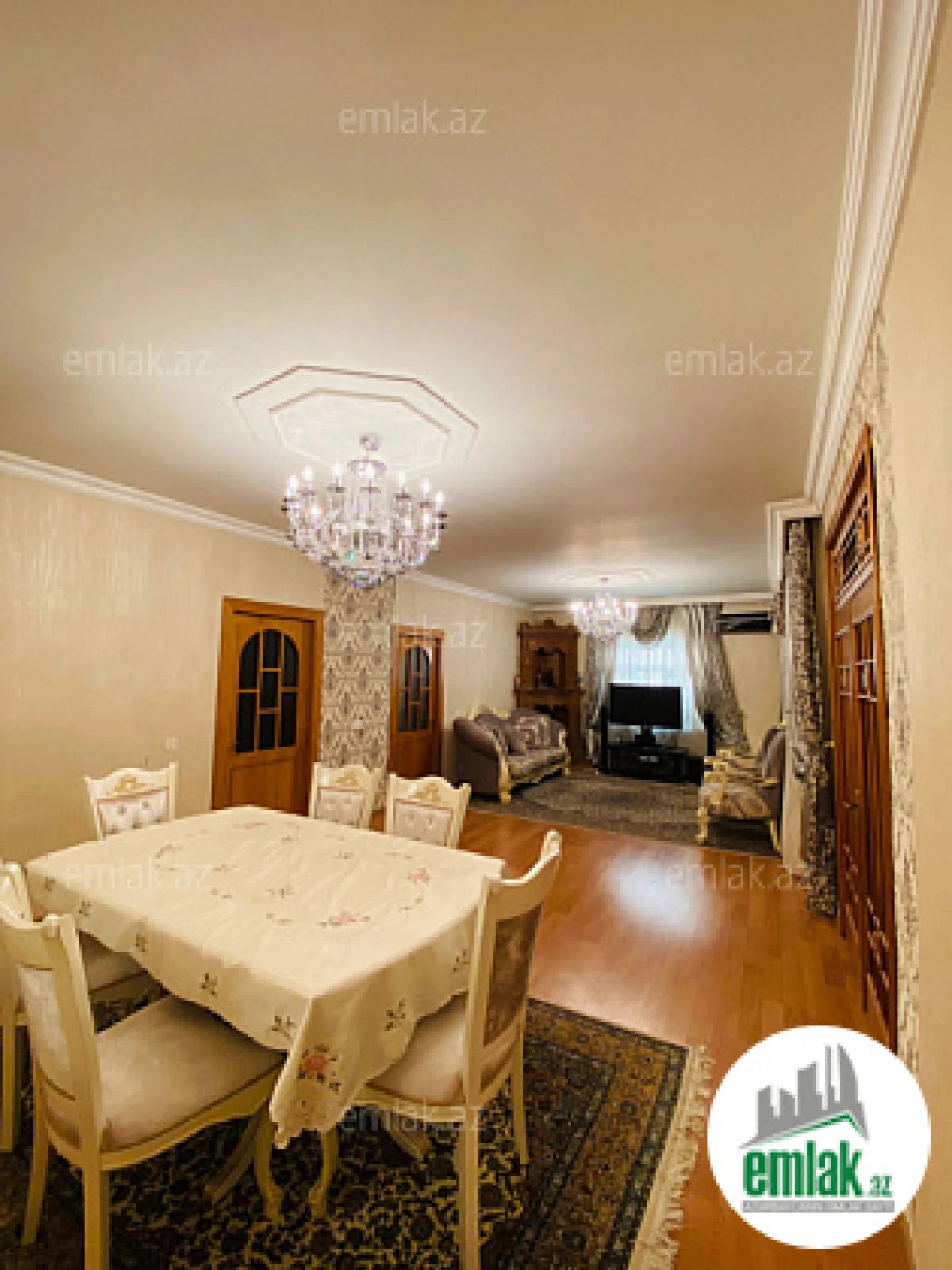 Satılır 10 otaqlı həyət evi 310 m²
