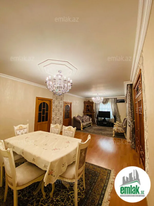 Satılır 10 otaqlı həyət evi 310 m²