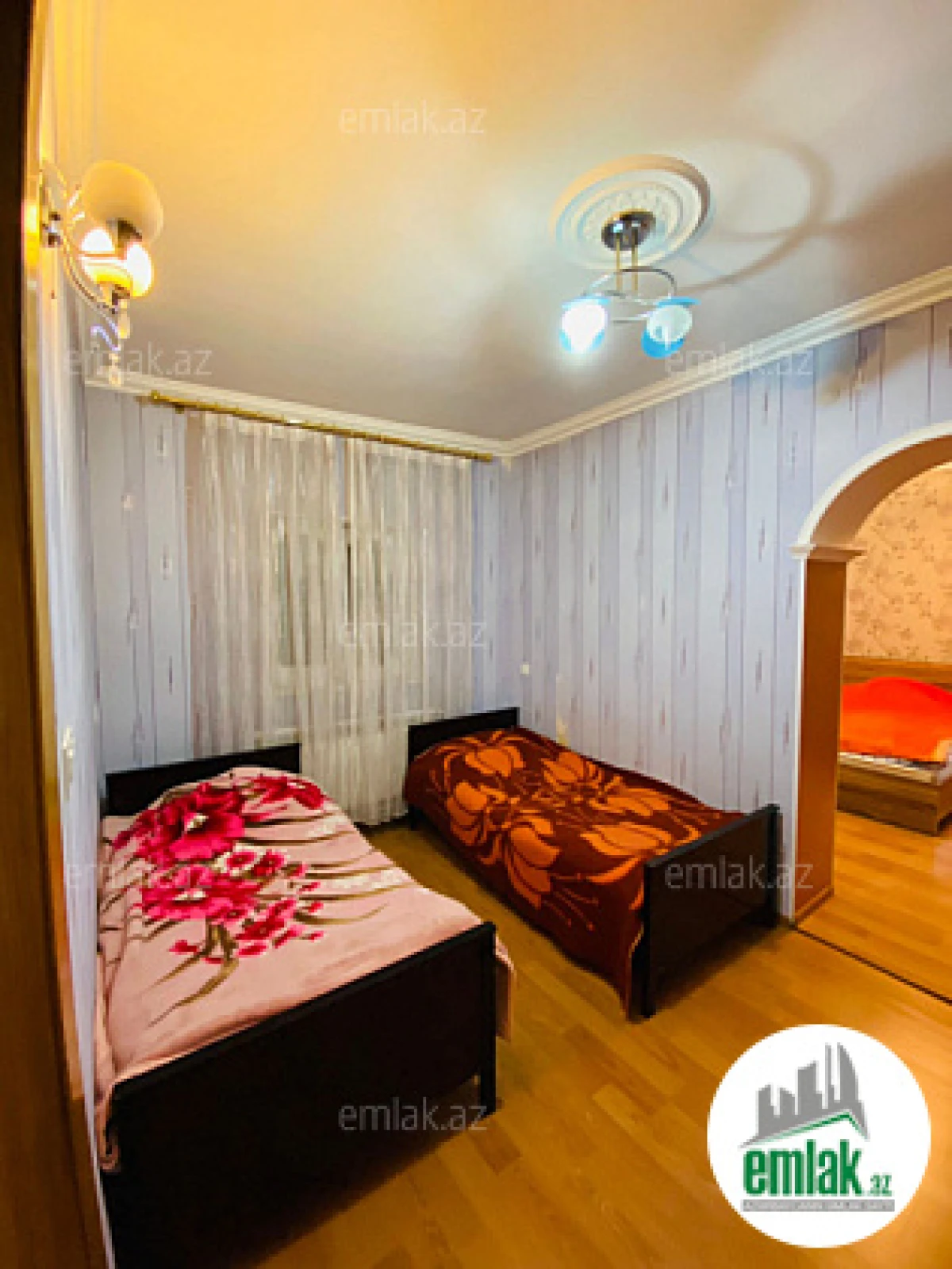 Satılır 10 otaqlı həyət evi 310 m²