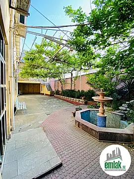 Satılır 10 otaqlı həyət evi 310 m²