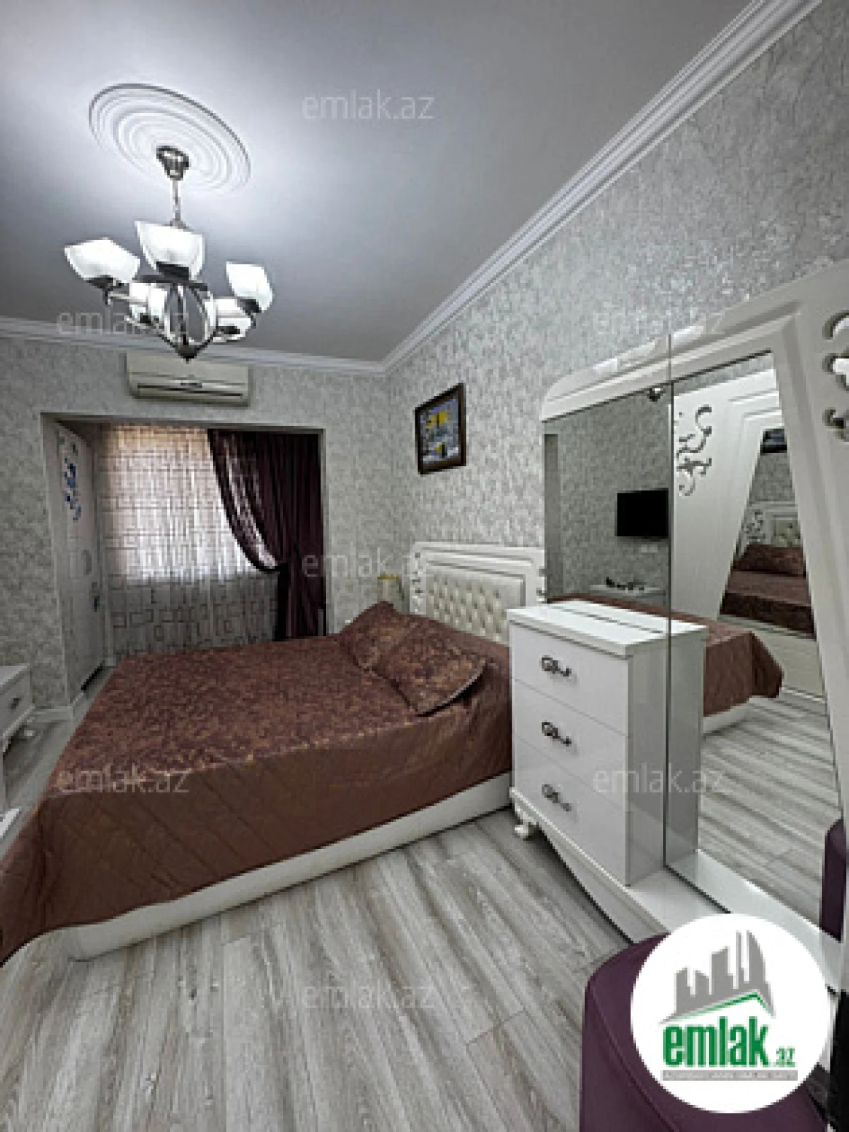 Satılır 2 otaqlı köhnə tikili 65 m²