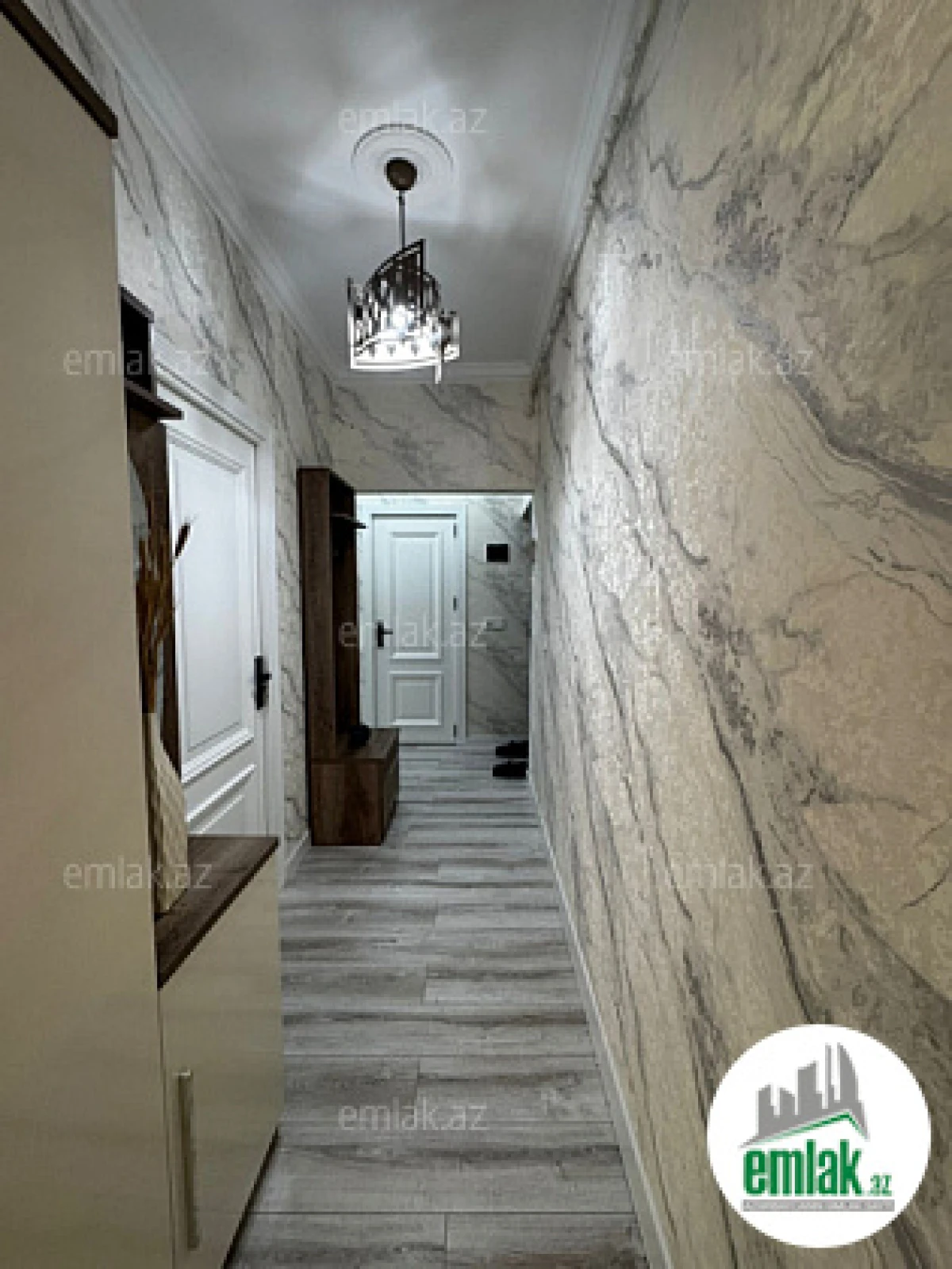 Satılır 2 otaqlı köhnə tikili 65 m²