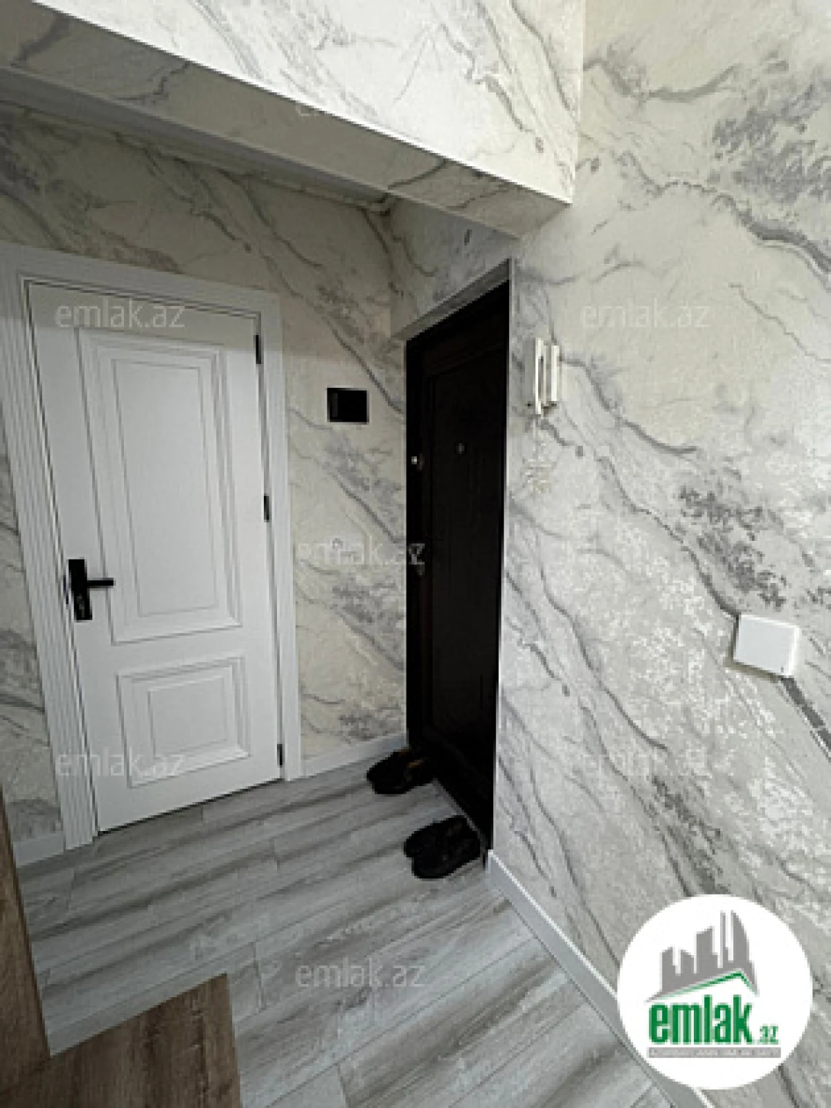 Satılır 2 otaqlı köhnə tikili 65 m²