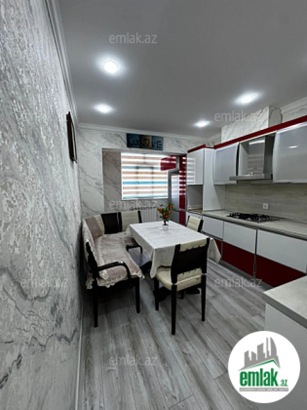 Satılır 2 otaqlı köhnə tikili 65 m²