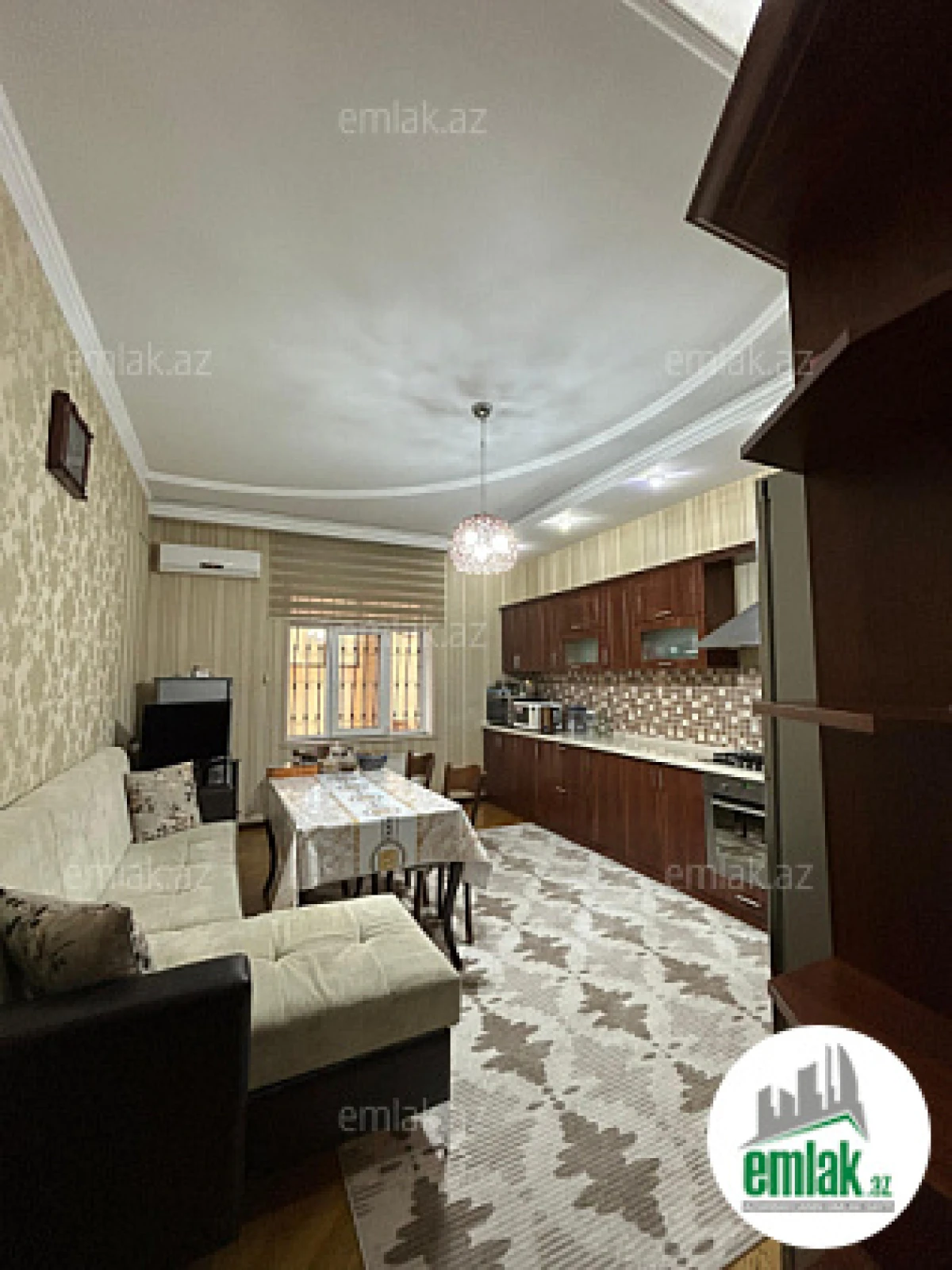 Satılır 6 otaqlı həyət evi 350 m²