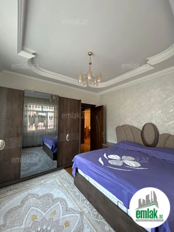 Satılır 6 otaqlı həyət evi 350 m²