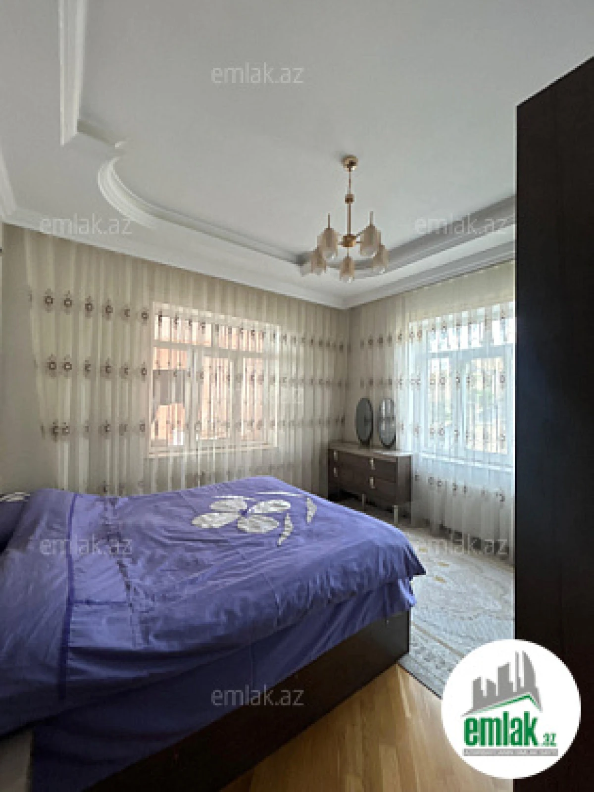 Satılır 6 otaqlı həyət evi 350 m²