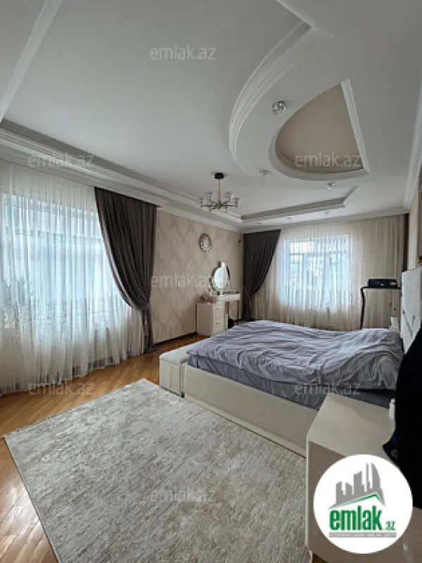 Satılır 6 otaqlı həyət evi 350 m²