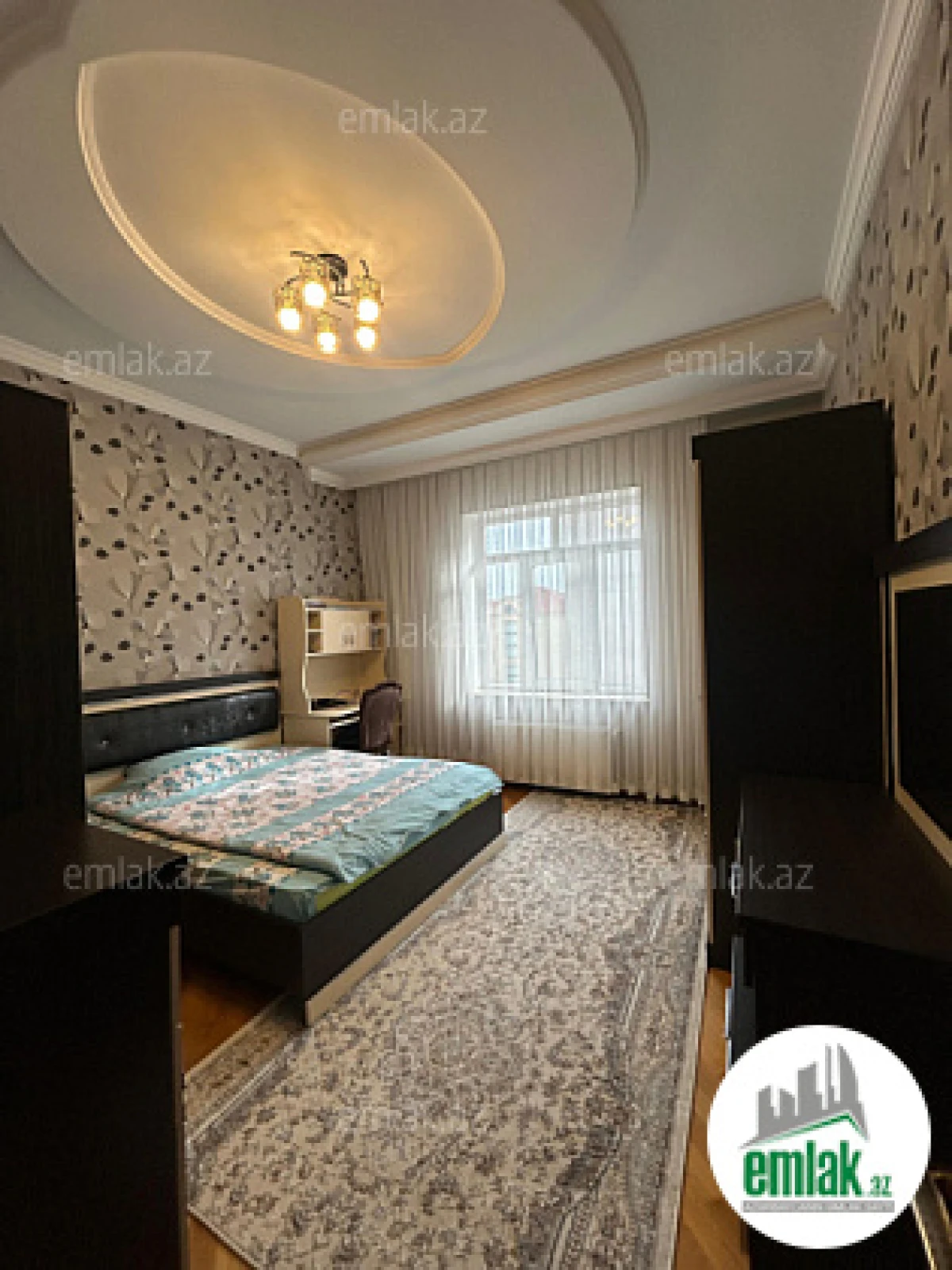 Satılır 6 otaqlı həyət evi 350 m²