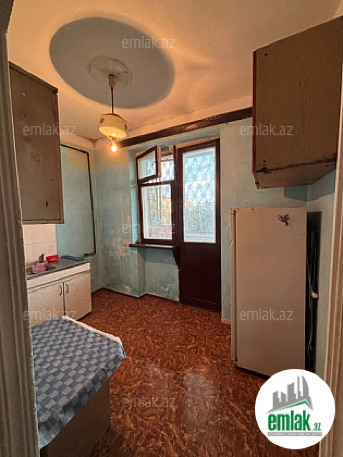 Satılır 1 otaqlı köhnə tikili 40 m²