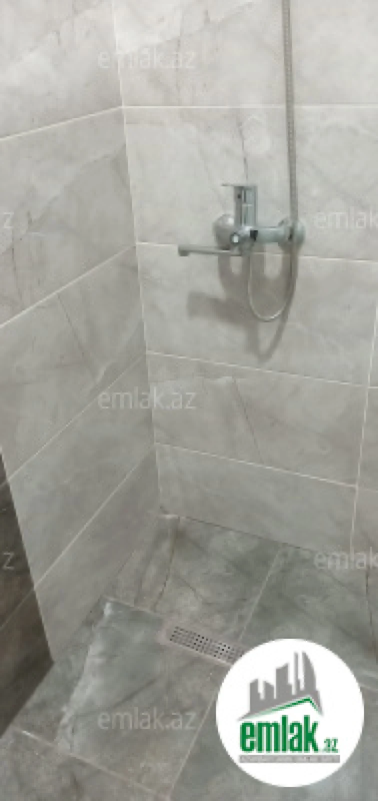 Satılır 3 otaqlı yeni tikili 120 m²