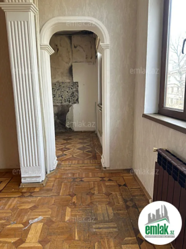 Satılır 3 otaqlı köhnə tikili 75 m²