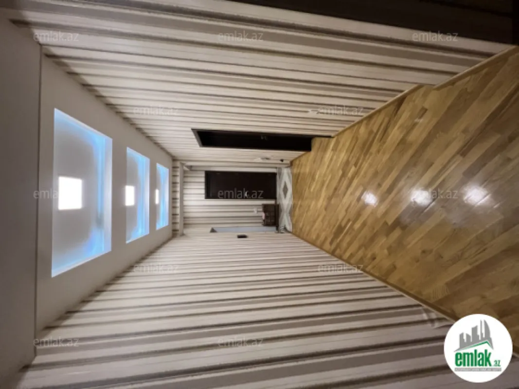 Satılır 3 otaqlı yeni tikili 135 m²