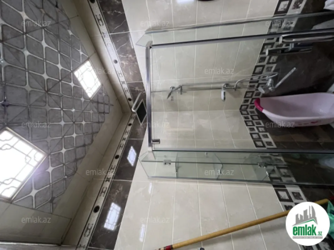 Satılır 3 otaqlı yeni tikili 135 m²