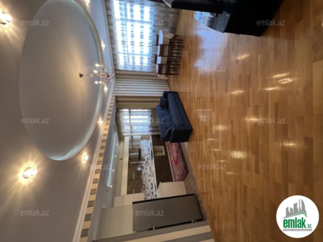 Satılır 3 otaqlı yeni tikili 135 m²