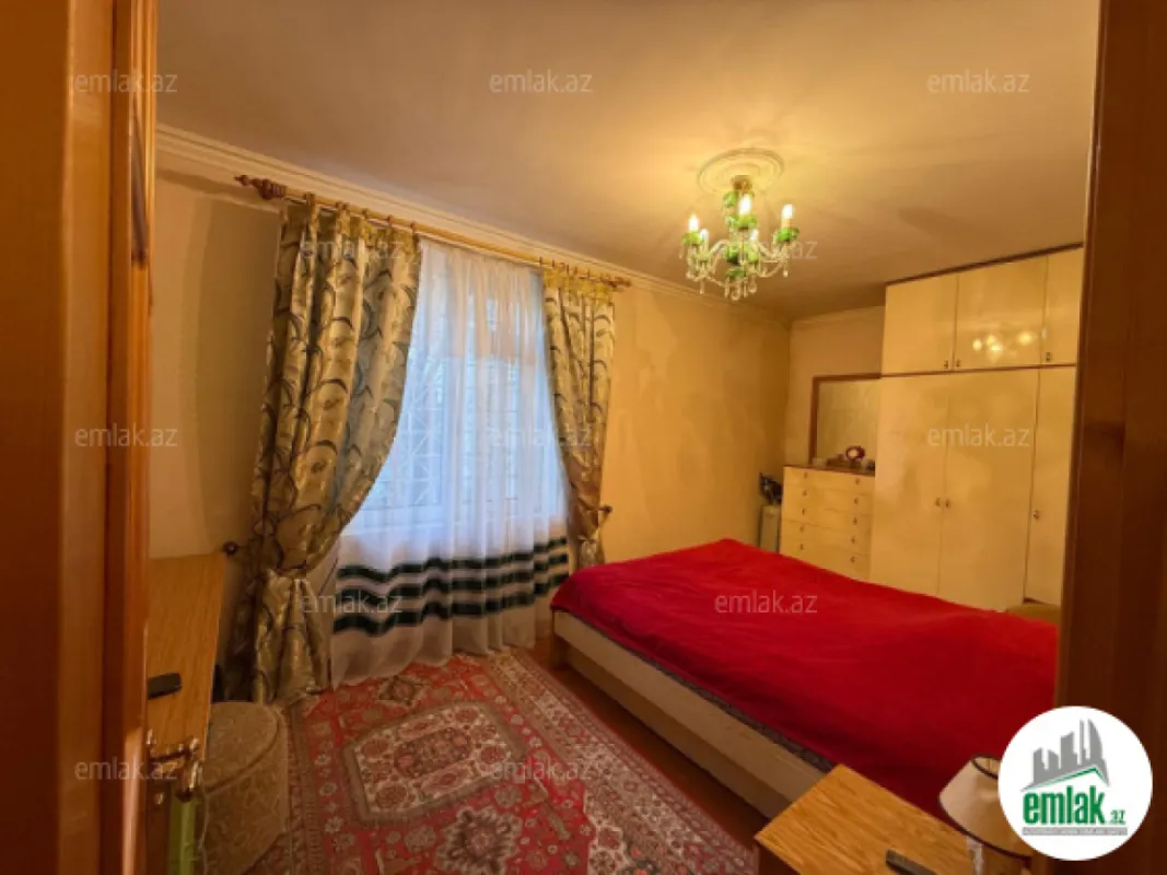 Satılır 2 otaqlı köhnə tikili 47 m²