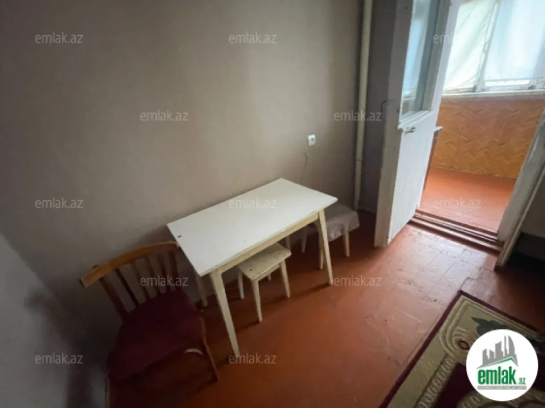 Satılır 2 otaqlı köhnə tikili 55 m²