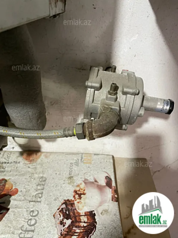 Satılır 2 otaqlı köhnə tikili 55 m²