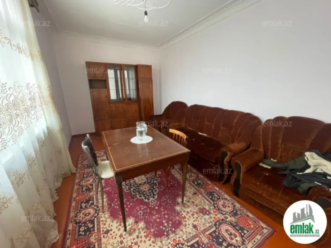 Satılır 2 otaqlı köhnə tikili 55 m²