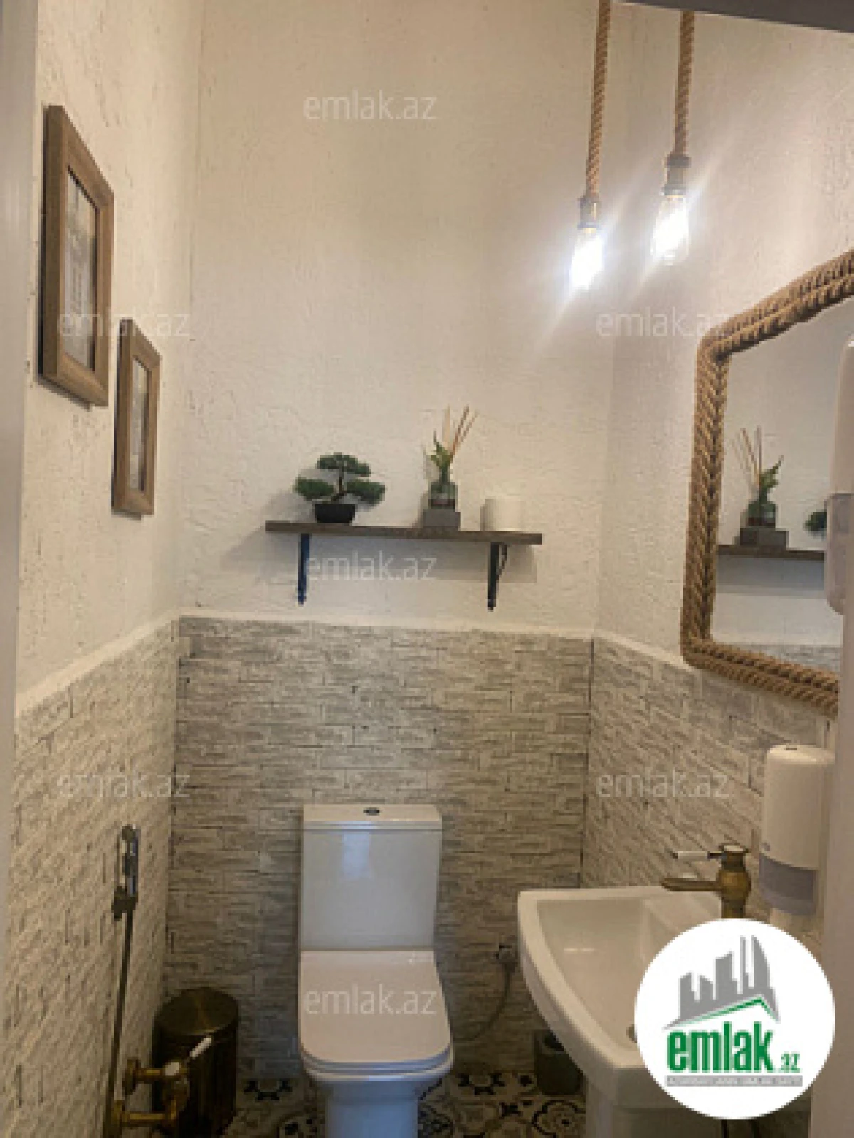 Satılır 3 otaqlı obyekt 130.5 m²