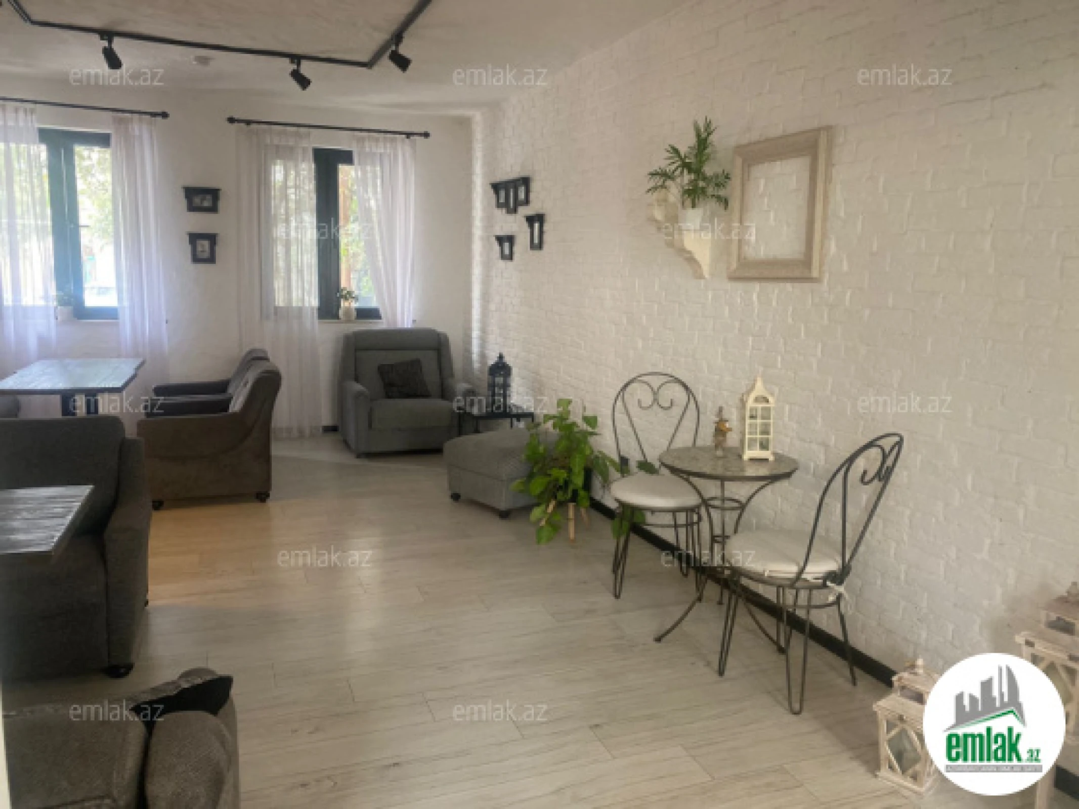 Satılır 3 otaqlı obyekt 130.5 m²
