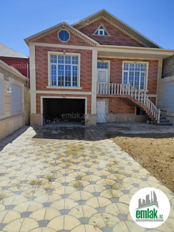 Satılır 4 otaqlı həyət evi 195 m²