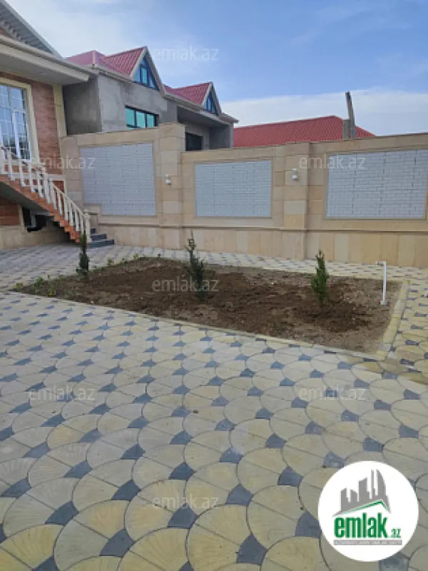 Satılır 4 otaqlı həyət evi 195 m²